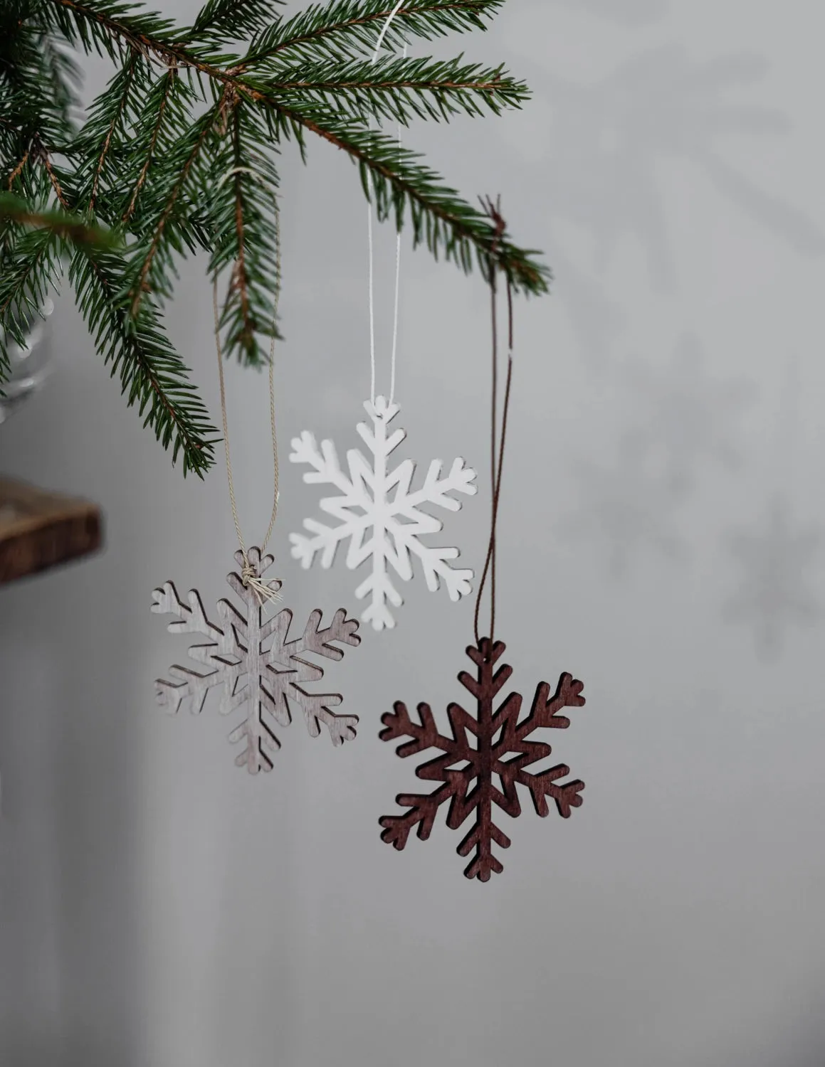 Axamo Tree Decoration | White | by Storefactory