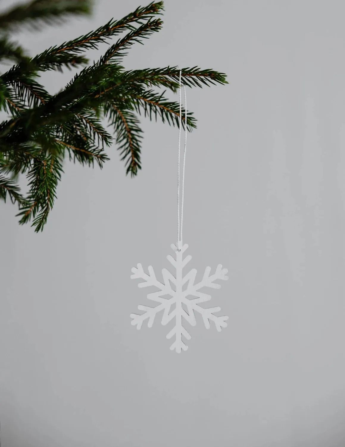 Axamo Tree Decoration | White | by Storefactory
