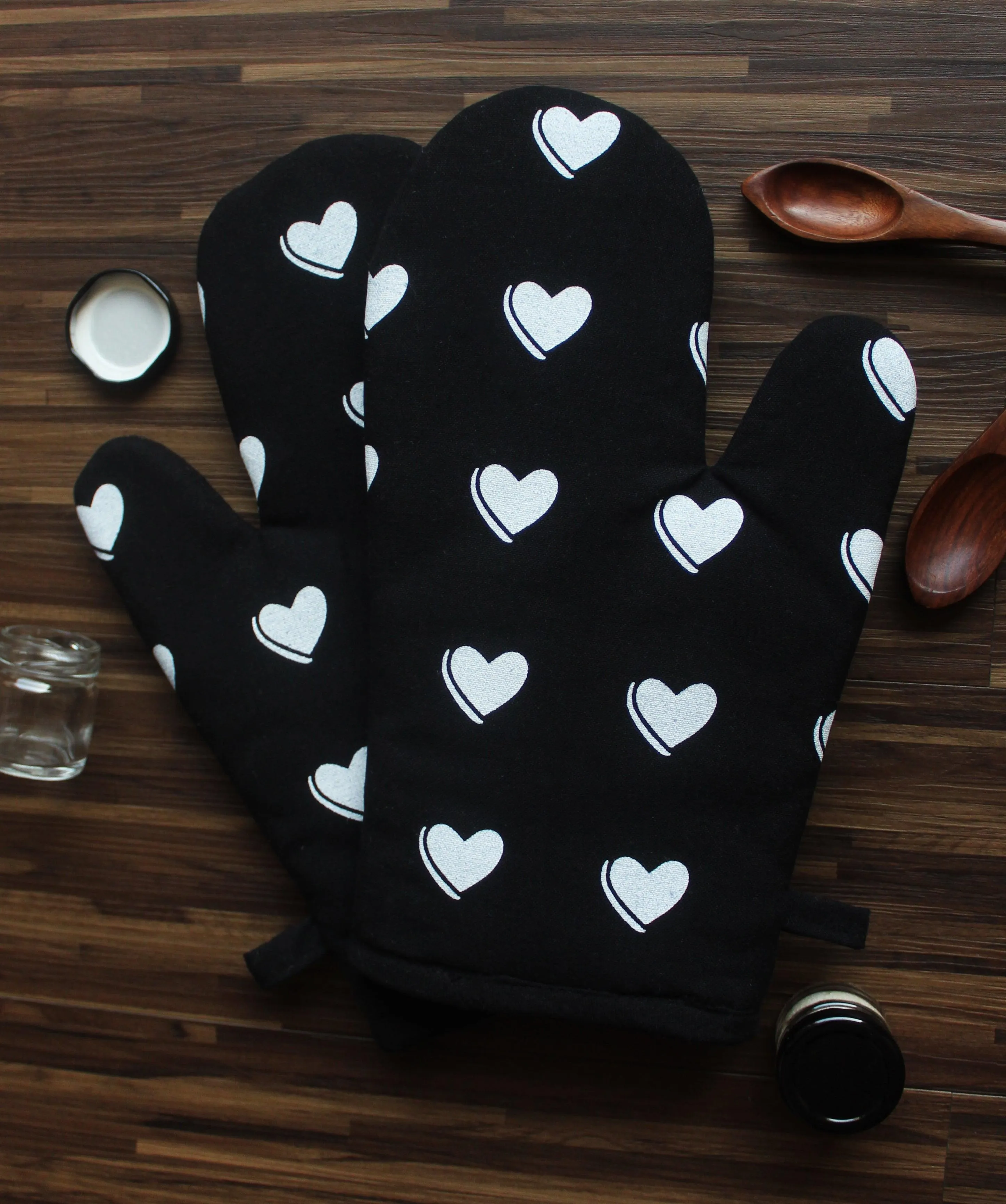 Cotton Black Heart Oven Gloves Pack Of 2