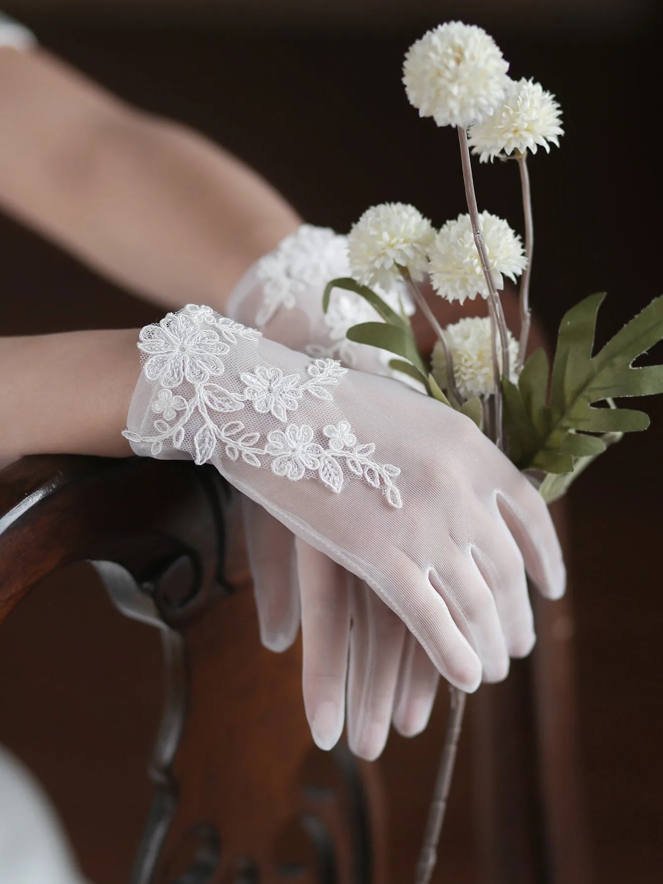 Floral Embroidered Bridal Gloves for wedding