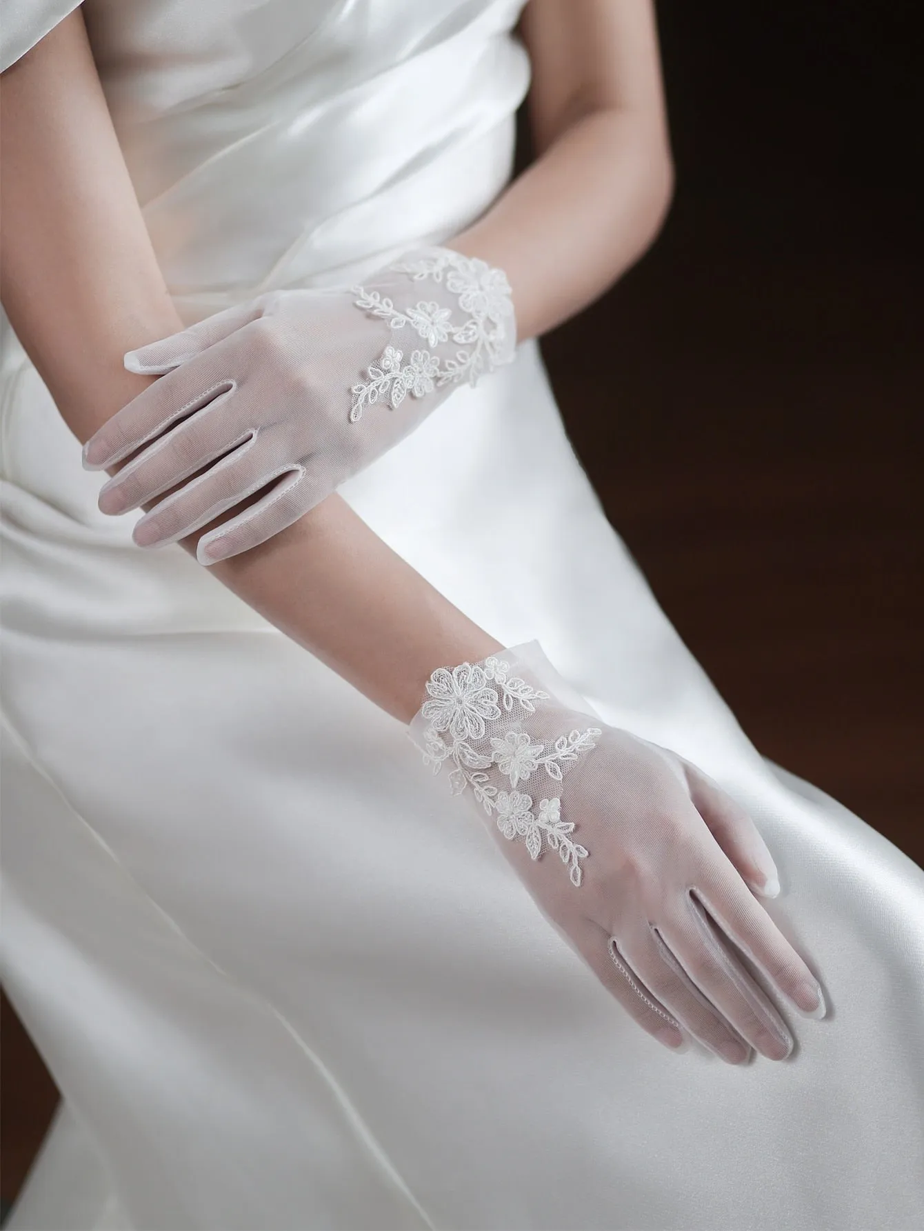 Floral Embroidered Bridal Gloves for wedding