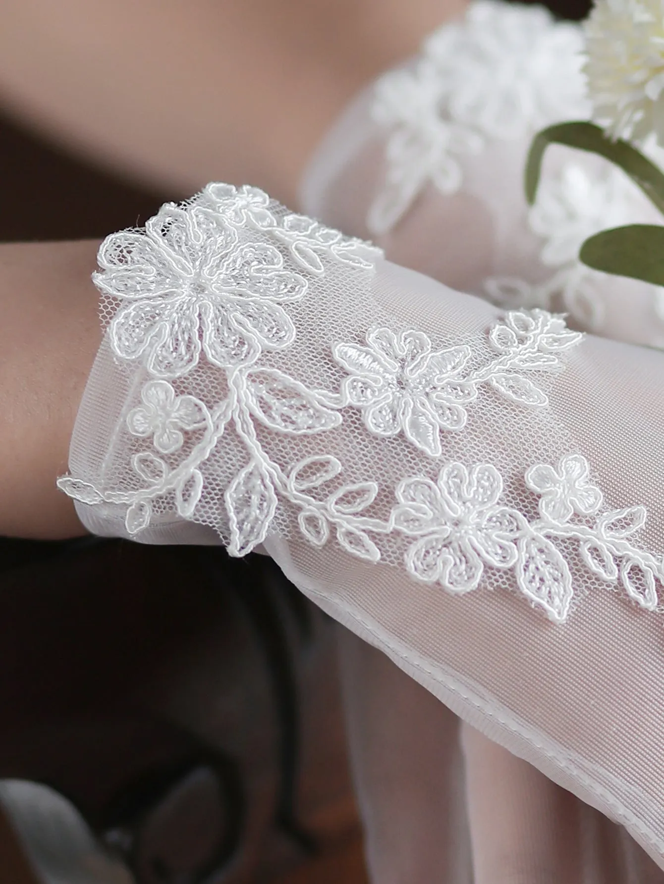 Floral Embroidered Bridal Gloves for wedding