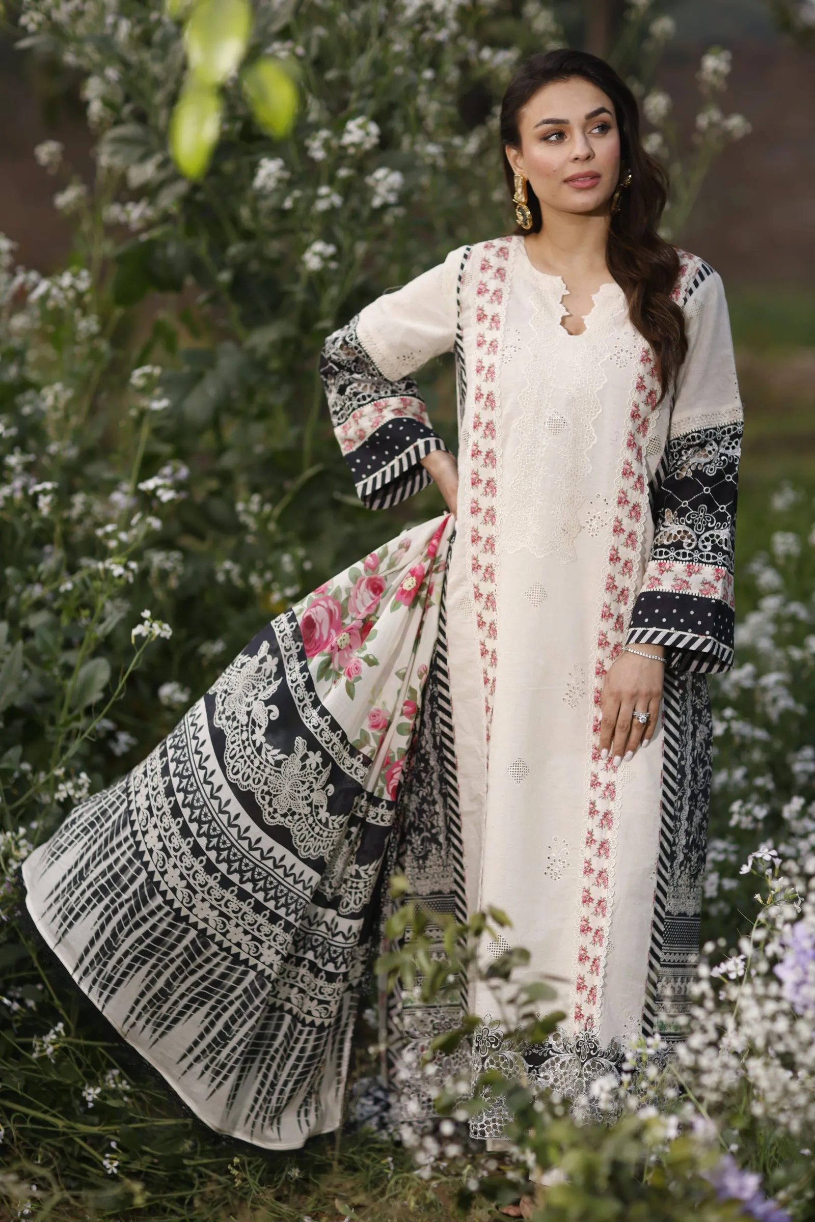 Manara by Maria Asif Baig - Vintage Flora Lawn Collection – SOLAINA