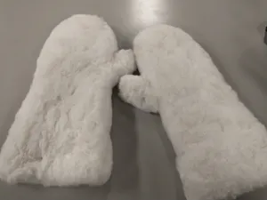 Now Outdoors Alpaca Mittens - White