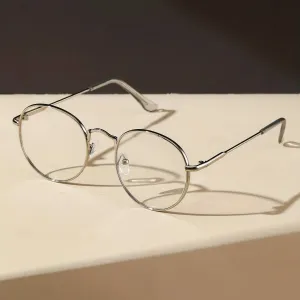 Stylish Round Metal Frame Fashion Glasses Perfect for Gifting