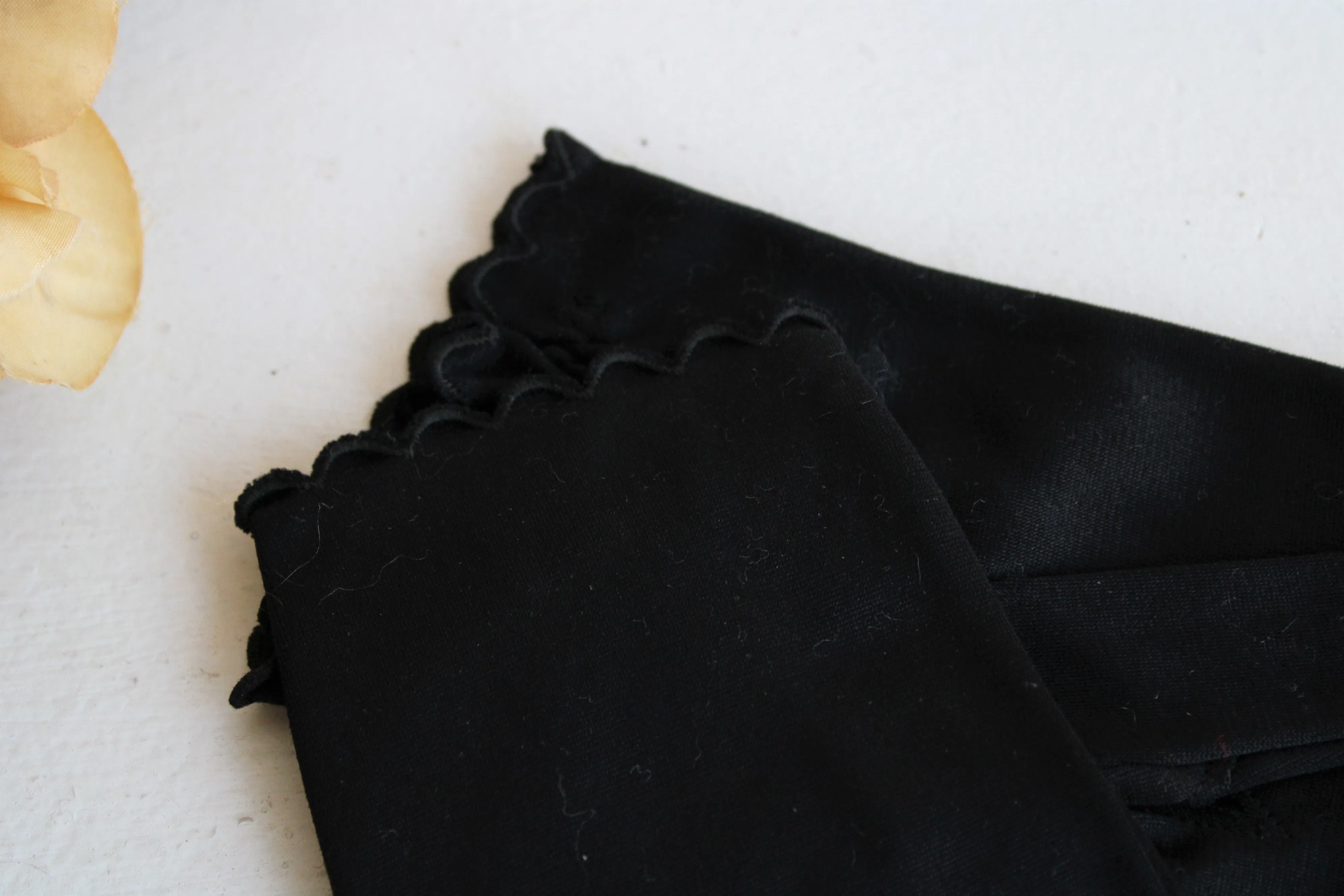 Vintage 1960s Hansen Airloom Black Gloves, Size 7
