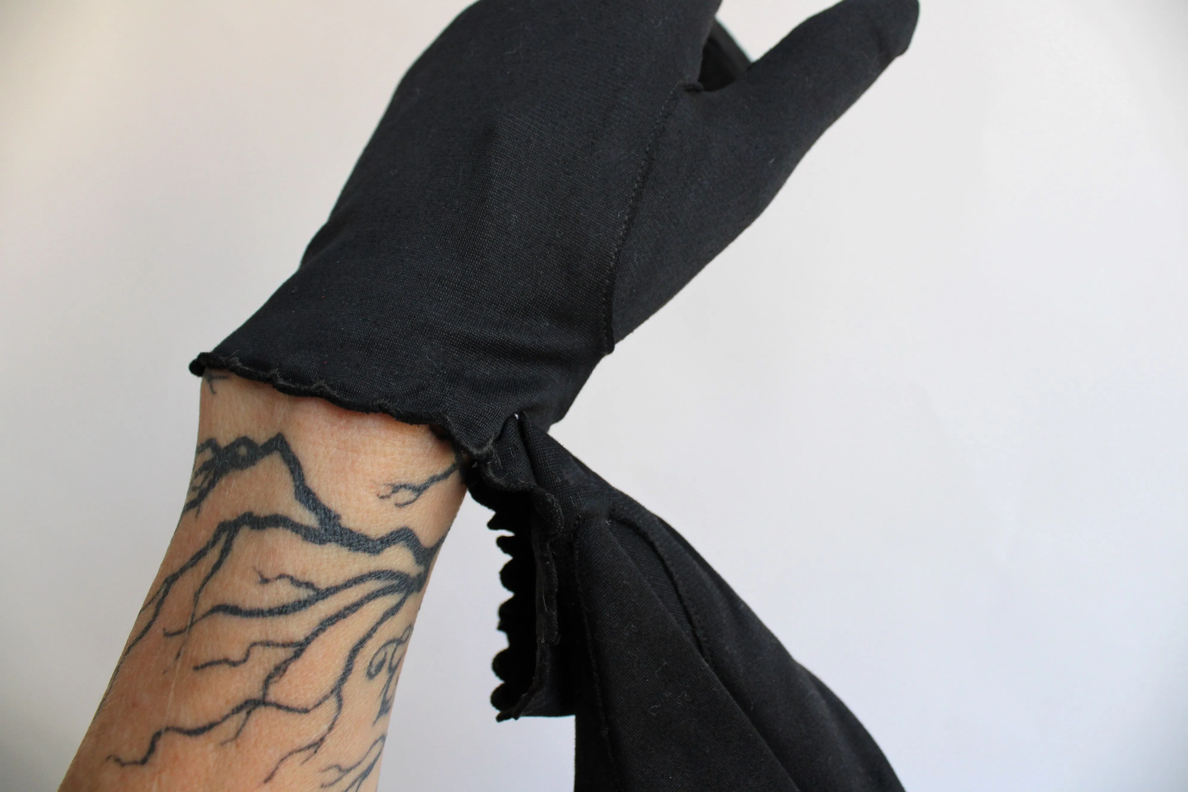 Vintage 1960s Hansen Airloom Black Gloves, Size 7